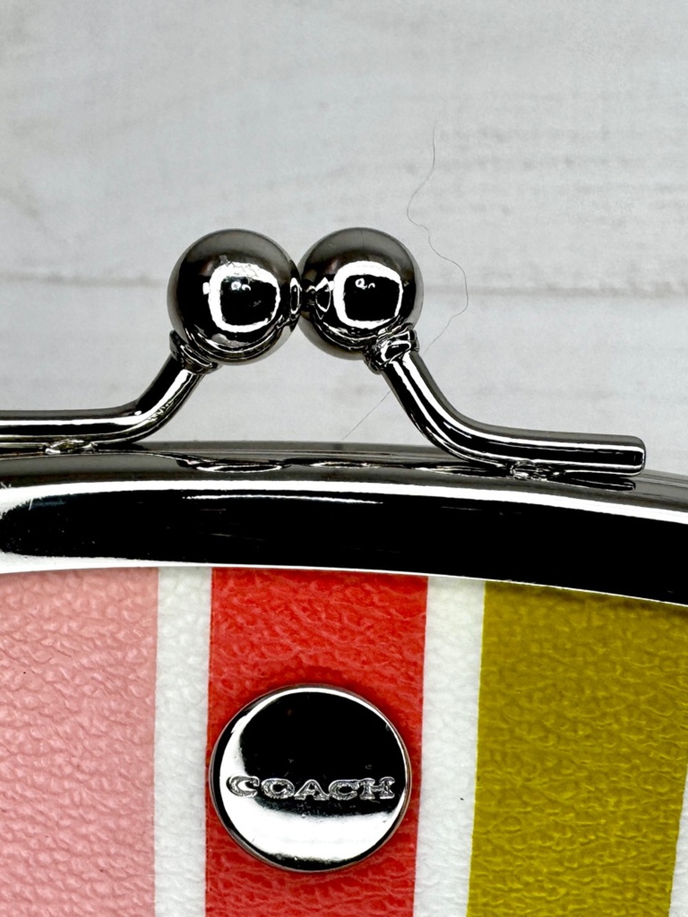 Coach Kisslock Coin Purse Multicolor Stripe Leather Clutch Wallet w/ Box - Picture 7 of 9
